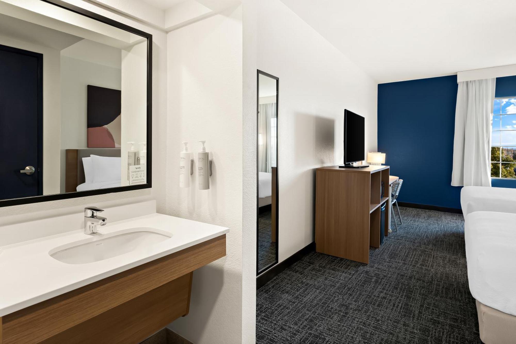 Spark By Hilton Williams Newly Opened 2025 Zewnętrze zdjęcie